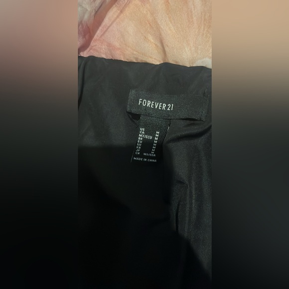 EUC Size medium Womens Forever 21 Cherub Puffer Coat All Over Print Renaissance - Picture 2 of 3